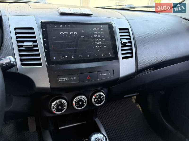 Внедорожник / Кроссовер Mitsubishi Outlander XL 2008 в Львове