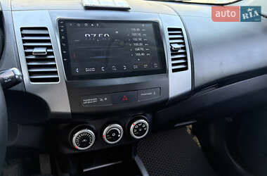 Позашляховик / Кросовер Mitsubishi Outlander XL 2008 в 
