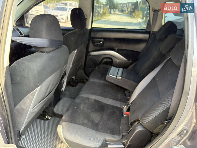 Внедорожник / Кроссовер Mitsubishi Outlander XL 2008 в Львове