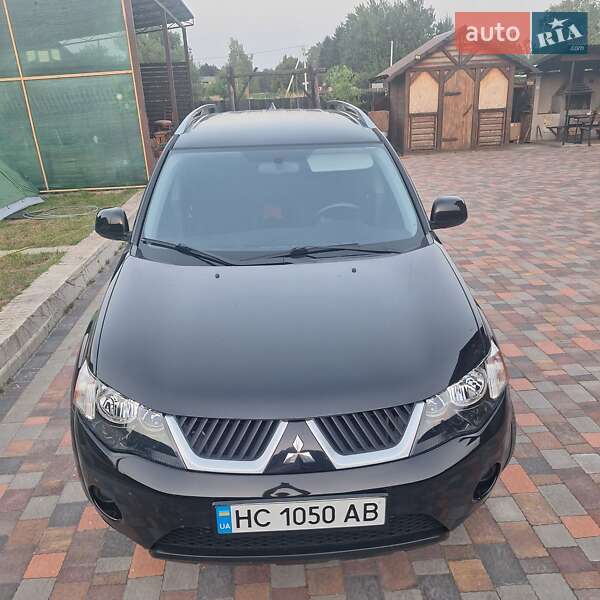 Внедорожник / Кроссовер Mitsubishi Outlander XL 2008 в Львове