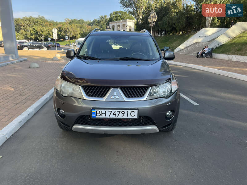 Внедорожник / Кроссовер Mitsubishi Outlander XL 2008 в Одессе фото 6 Внедорожник / Кроссовер Mitsubishi Outlander XL 2008 в Одессе