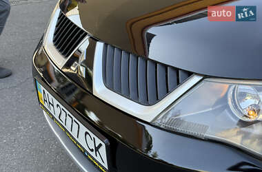 Внедорожник / Кроссовер Mitsubishi Outlander XL 2007 в 