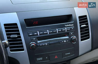 Внедорожник / Кроссовер Mitsubishi Outlander XL 2007 в 