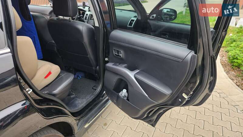 Внедорожник / Кроссовер Mitsubishi Outlander XL 2010 в Днепре
