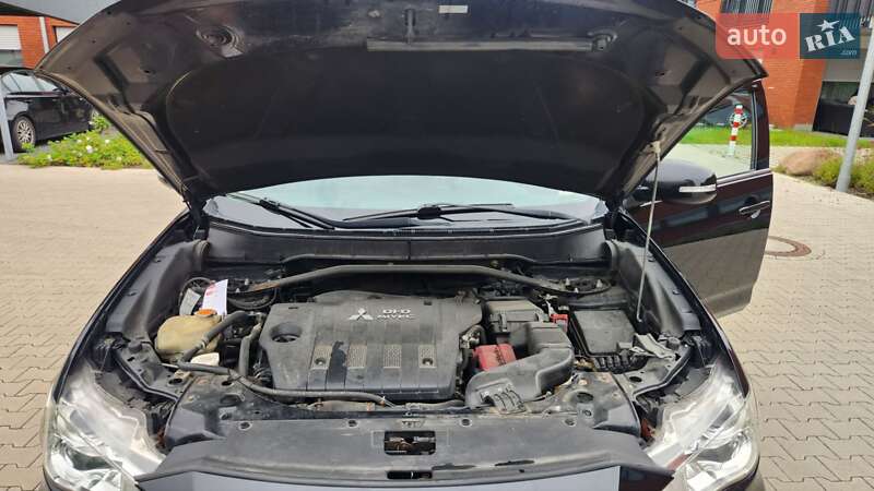 Внедорожник / Кроссовер Mitsubishi Outlander XL 2010 в Днепре