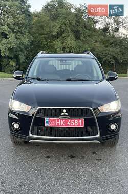 Внедорожник / Кроссовер Mitsubishi Outlander XL 2010 в 