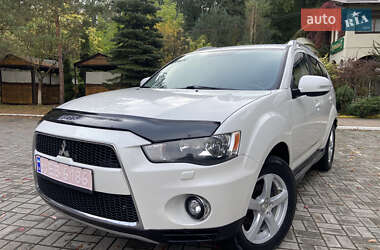 Внедорожник / Кроссовер Mitsubishi Outlander XL 2010 в 