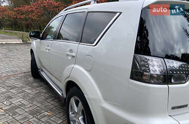 Внедорожник / Кроссовер Mitsubishi Outlander XL 2010 в 