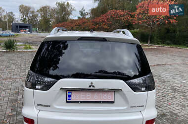 Внедорожник / Кроссовер Mitsubishi Outlander XL 2010 в 