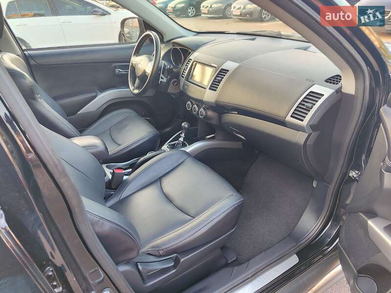 Внедорожник / Кроссовер Mitsubishi Outlander XL 2010 в Киеве
