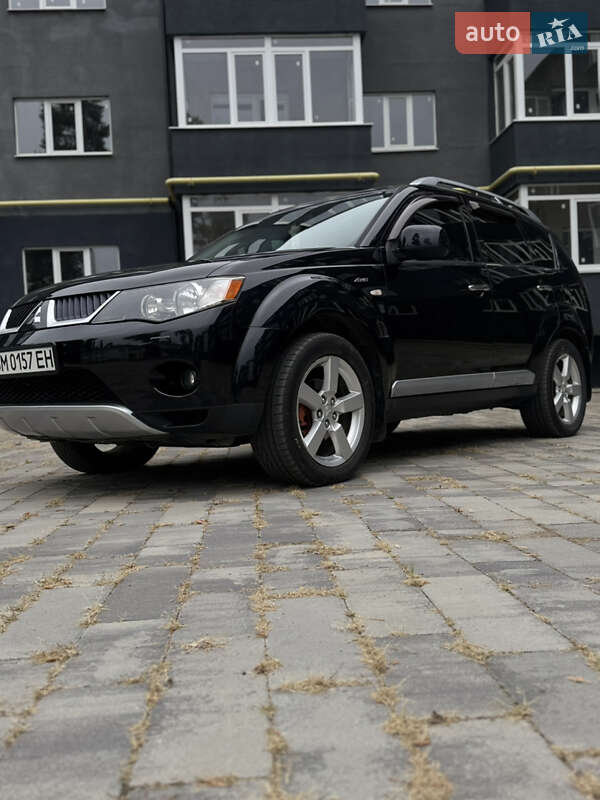Внедорожник / Кроссовер Mitsubishi Outlander XL 2008 в Ахтырке