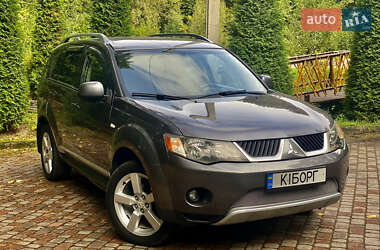 Внедорожник / Кроссовер Mitsubishi Outlander XL 2009 в 