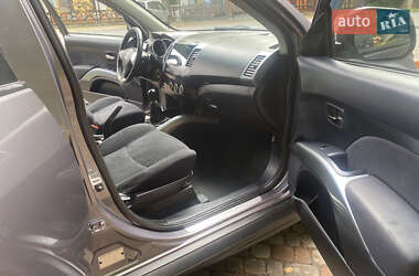 Внедорожник / Кроссовер Mitsubishi Outlander XL 2009 в 