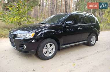Внедорожник / Кроссовер Mitsubishi Outlander XL 2010 в 
