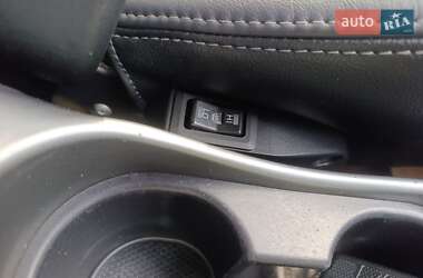 Внедорожник / Кроссовер Mitsubishi Outlander XL 2010 в 