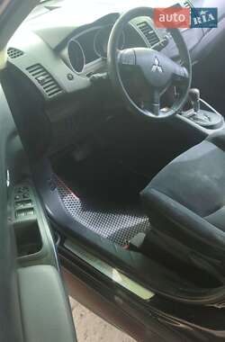 Внедорожник / Кроссовер Mitsubishi Outlander XL 2009 в 