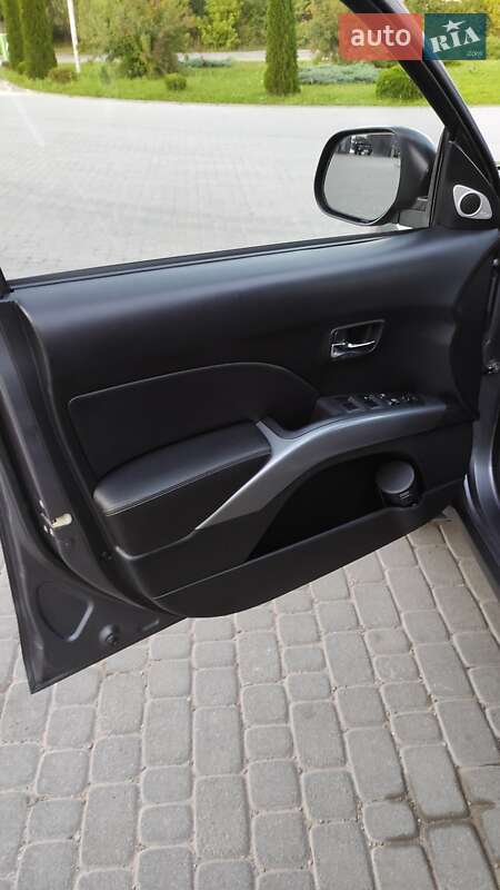 Внедорожник / Кроссовер Mitsubishi Outlander XL 2008 в Самборе