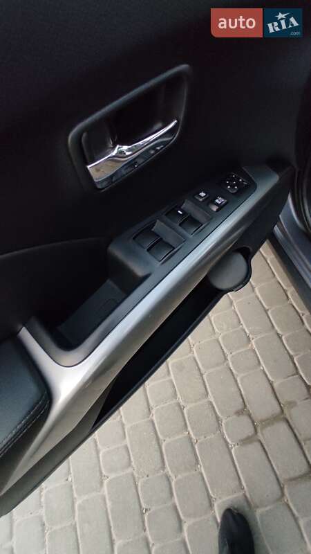 Внедорожник / Кроссовер Mitsubishi Outlander XL 2008 в Самборе