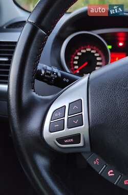 Внедорожник / Кроссовер Mitsubishi Outlander XL 2008 в 