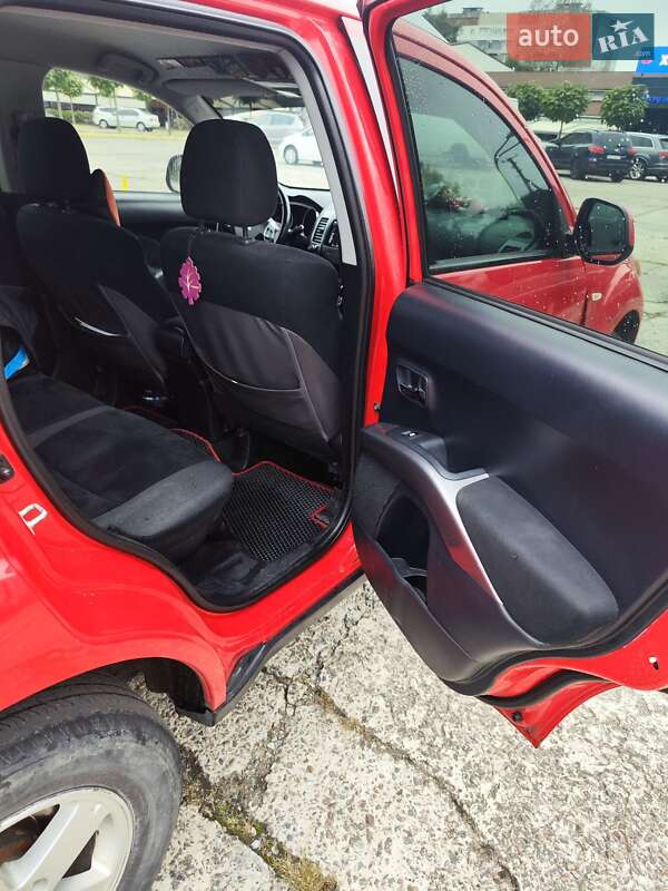 Позашляховик / Кросовер Mitsubishi Outlander XL 2008 в Львові