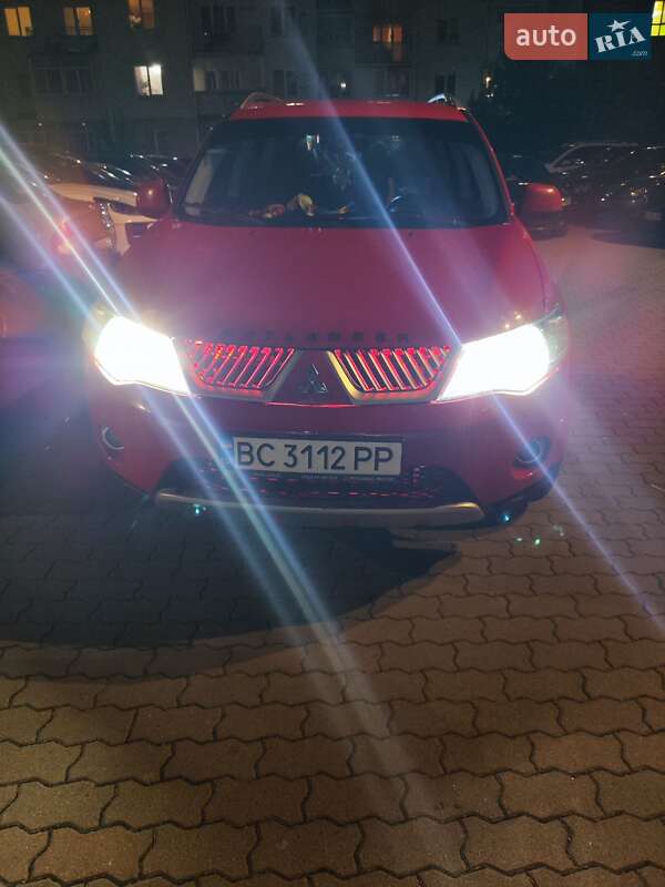 Позашляховик / Кросовер Mitsubishi Outlander XL 2008 в Львові