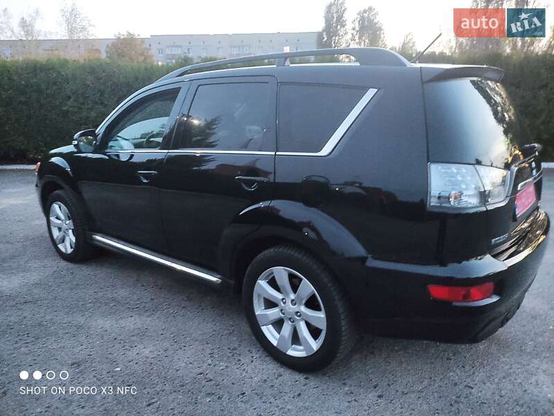 Внедорожник / Кроссовер Mitsubishi Outlander XL 2011 в Змиеве
