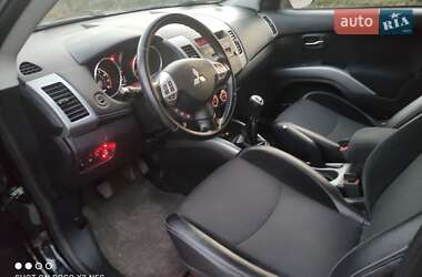Внедорожник / Кроссовер Mitsubishi Outlander XL 2011 в 