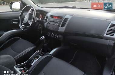 Внедорожник / Кроссовер Mitsubishi Outlander XL 2011 в 