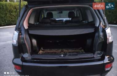 Внедорожник / Кроссовер Mitsubishi Outlander XL 2011 в 