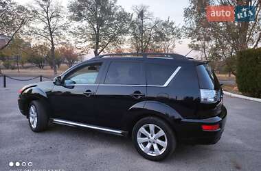 Внедорожник / Кроссовер Mitsubishi Outlander XL 2011 в 