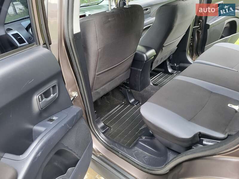 Внедорожник / Кроссовер Mitsubishi Outlander XL 2010 в Хмельницком