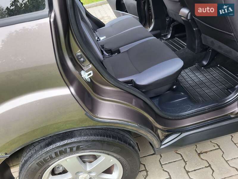 Внедорожник / Кроссовер Mitsubishi Outlander XL 2010 в Хмельницком