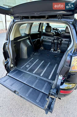 Внедорожник / Кроссовер Mitsubishi Outlander XL 2006 в 