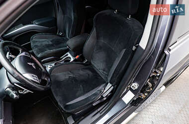 Позашляховик / Кросовер Mitsubishi Outlander XL 2010 в 