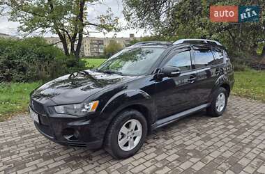 Позашляховик / Кросовер Mitsubishi Outlander XL 2010 в Чернівцях