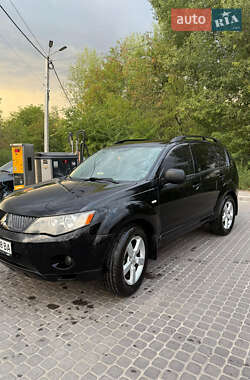 Позашляховик / Кросовер Mitsubishi Outlander XL 2008 в Кам'янському
