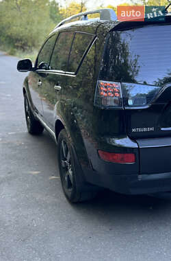 Позашляховик / Кросовер Mitsubishi Outlander XL 2008 в 