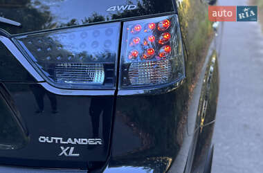 Позашляховик / Кросовер Mitsubishi Outlander XL 2008 в 