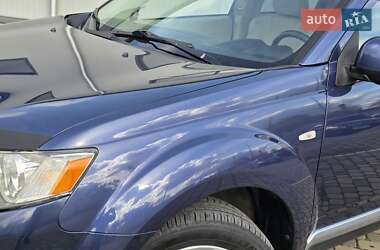 Внедорожник / Кроссовер Mitsubishi Outlander XL 2009 в 
