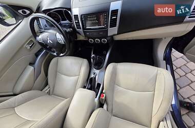 Внедорожник / Кроссовер Mitsubishi Outlander XL 2009 в 