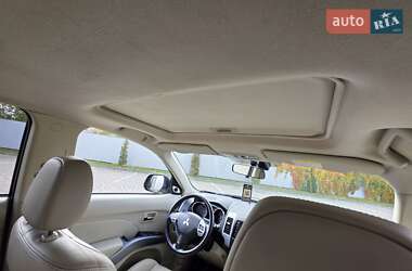 Внедорожник / Кроссовер Mitsubishi Outlander XL 2009 в 