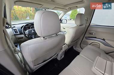 Внедорожник / Кроссовер Mitsubishi Outlander XL 2009 в 
