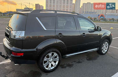 Внедорожник / Кроссовер Mitsubishi Outlander XL 2011 в 