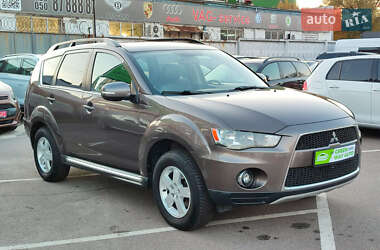 Внедорожник / Кроссовер Mitsubishi Outlander XL 2010 в 