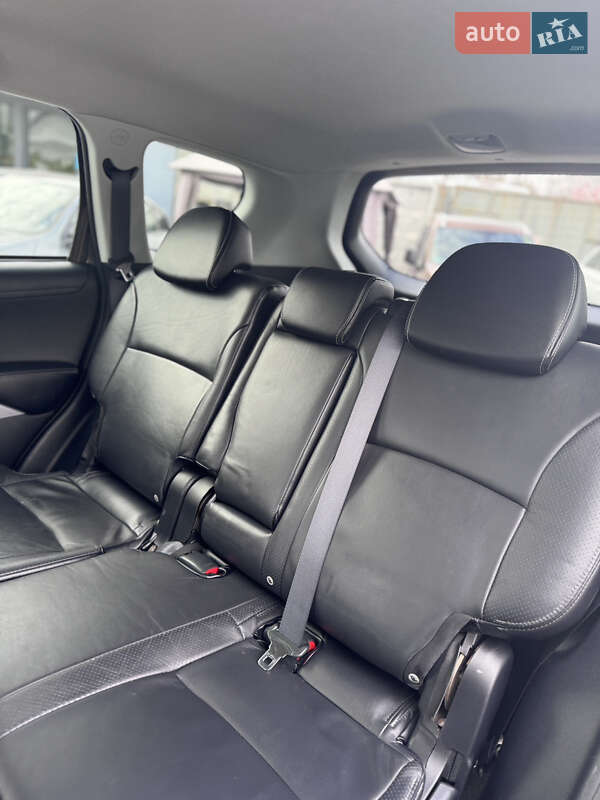 Позашляховик / Кросовер Mitsubishi Outlander XL 2010 в Києві