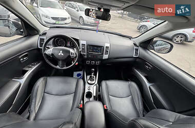 Внедорожник / Кроссовер Mitsubishi Outlander XL 2010 в 