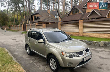 Позашляховик / Кросовер Mitsubishi Outlander XL 2008 в  фото 10 Позашляховик / Кросовер Mitsubishi Outlander XL 2008 в