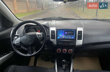 Позашляховик / Кросовер Mitsubishi Outlander XL 2008 в  фото 29 Позашляховик / Кросовер Mitsubishi Outlander XL 2008 в