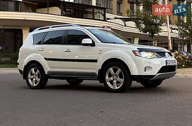 Позашляховик / Кросовер Mitsubishi Outlander XL 2010 в 