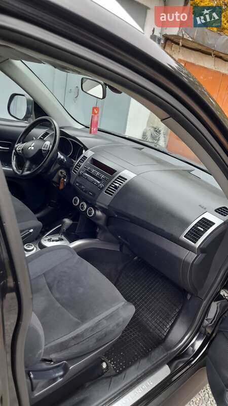 Внедорожник / Кроссовер Mitsubishi Outlander XL 2009 в Хмельницком